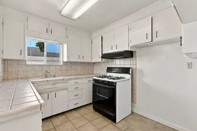 71 Rustic St, Hollister, CA 95023 - Photo 9
