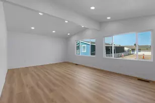 20 Russell Rd 84, Salinas, CA 93906 - Photo 7