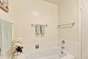 5488 Cribari Green, San Jose, CA 95135 - Photo 23
