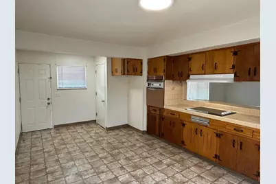 803 W 2nd St, Hollister, CA 95023 - Photo 9