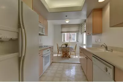 130 E San Fernando St 407, San Jose, CA 95112 - Photo 3