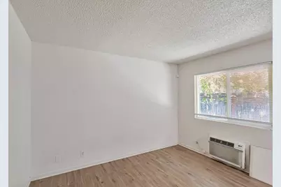 360 N Calaveras St, Fresno, CA 93701 - Photo 9
