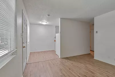 360 N Calaveras St, Fresno, CA 93701 - Photo 7