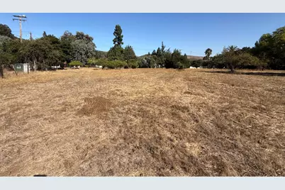 1100 Llagas Rd, Morgan Hill, CA 95037 - Photo 5
