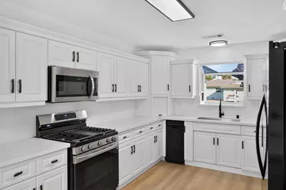 407 E Richardson Way, Hanford, CA 93230 - Photo 9