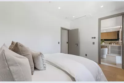 137 Oakview Dr, San Carlos, CA 94070 - Photo 27