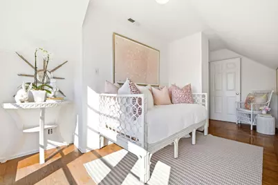 1560 Cypress Ave, Burlingame, CA 94010 - Photo 27