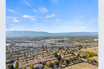 382 Llano De Los Robles Ave 7, San Jose, CA 95136 - Photo 29