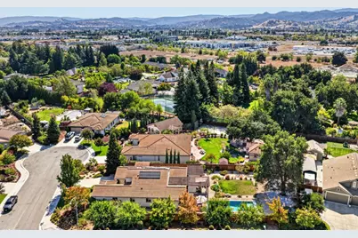 17395 Pineau Ct, Morgan Hill, CA 95037 - Photo 71
