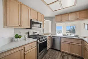 21314 Gary Dr 108, Hayward, CA 94546 - Photo 9