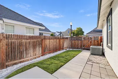 1886 Zurlo Way, Sacramento, CA 95835 - Photo 29