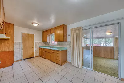 875 Suiter St, Hollister, CA 95023 - Photo 9