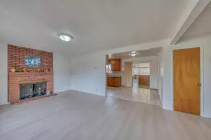 875 Suiter St, Hollister, CA 95023 - Photo 7