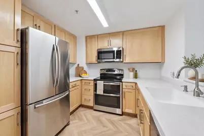 555 10th St 102, Oakland, CA 94607 - Photo 17