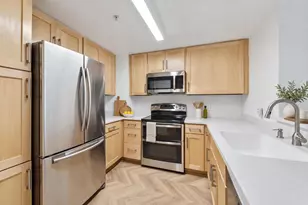 555 10th St 102, Oakland, CA 94607 - Photo 17