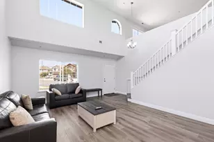 1040 Bison Way, Salinas, CA 93905 - Photo 3