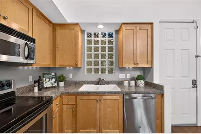 800 N 8th St 324, San Jose, CA 95112 - Photo 17