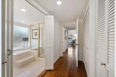 8 Toledo Ct, Burlingame, CA 94010 - Photo 21