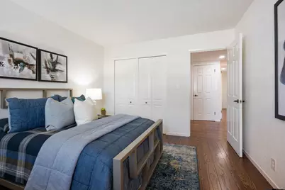 8 Toledo Ct, Burlingame, CA 94010 - Photo 27