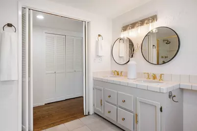 8 Toledo Ct, Burlingame, CA 94010 - Photo 19