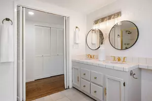 8 Toledo Ct, Burlingame, CA 94010 - Photo 19