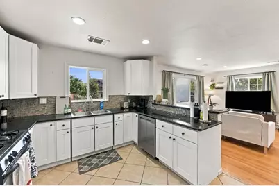 425 N 7th St, San Jose, CA 95112 - Photo 13