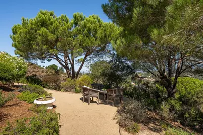 100 Southdown Ct, Hillsborough, CA 94010 - Photo 29