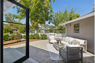 160 Lois Ln, Palo Alto, CA 94303 - Photo 25