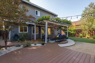 535 E Meadow Dr, Palo Alto, CA 94306 - Photo 17