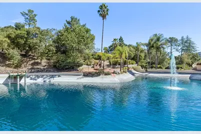 12500 Corbetta Ln, Los Altos Hills, CA 94022 - Photo 99