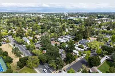 1565 Stanford Ave, Palo Alto, CA 94306 - Photo 17
