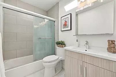Meade Ave, San Francisco, CA 94124 - Photo 23