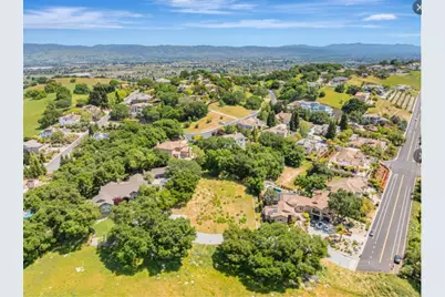 2391 Mantelli Dr, Gilroy, CA 95020 - Photo 7