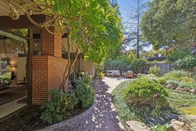 1070 Harriet St, Palo Alto, CA 94301 - Photo 59