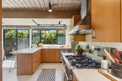 1070 Harriet St, Palo Alto, CA 94301 - Photo 17
