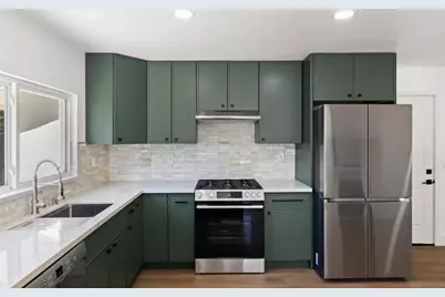 19488 Brockton Ln, Saratoga, CA 95070 - Photo 9
