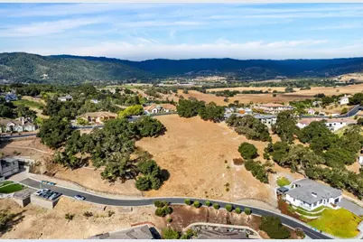 8983 Mimosa Ct, Gilroy, CA 95020 - Photo 13