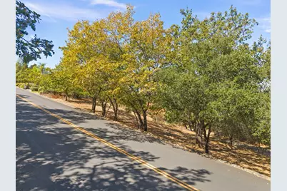 16099 Greenwood Rd, Monte Sereno, CA 95030 - Photo 3