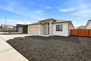 604 Fulton Way, Hollister, CA 95023 - Photo 3