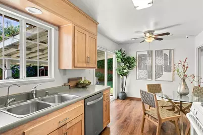 894 Hazelnut Ct, Sunnyvale, CA 94087 - Photo 13