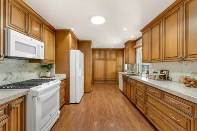 La Paz, Campbell, CA 95008 - Photo 11