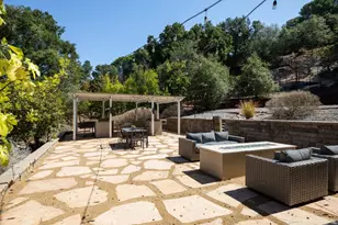 10650 Magdalena Rd, Los Altos Hills, CA 94024 - Photo 53