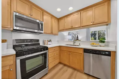 1033 Scotia Ter 202, Sunnyvale, CA 94089 - Photo 13