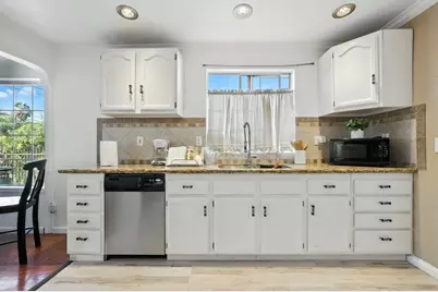 842 E Julian St, San Jose, CA 95112 - Photo 13