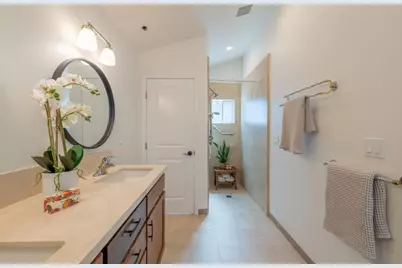 23045 Guidotti Dr, Salinas, CA 93908 - Photo 19