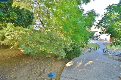 1869 N 5th St, Concord, CA 94519 - Photo 25