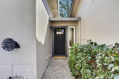 9 Miranda Ct, Sacramento, CA 95822 - Photo 3