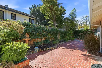 1319 Hopkins Ave, Palo Alto, CA 94301 - Photo 15