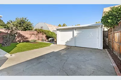 1037 Parkinson Ct, San Jose, CA 95126 - Photo 15