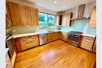 310 Valencia Ave, El Granada, CA 94018 - Photo 9
